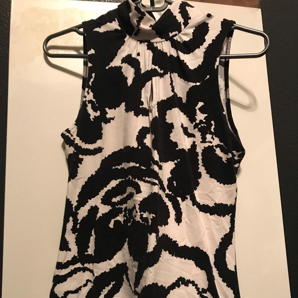 Black and white Express sleeveless shirt size S